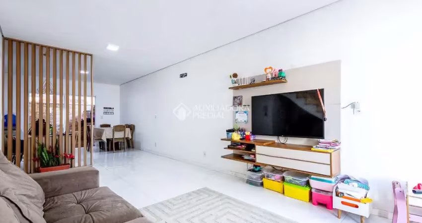 Casa com 3 quartos à venda na Avenida Armando Fajardo, 2175, Igara, Canoas