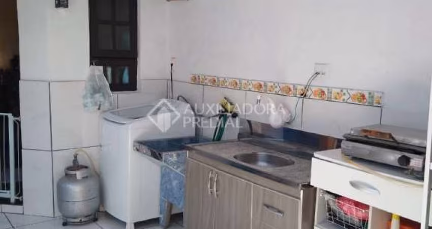 Casa em condomínio fechado com 2 quartos à venda na IRMA MARIA HILTGARDIS, 431, Olaria, Canoas