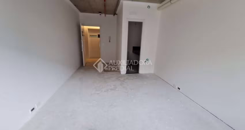 Sala comercial à venda na Avenida Getúlio Vargas, 4831, Centro, Canoas