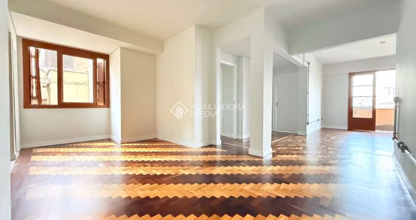 Apartamento com 3 quartos à venda na Rua Tomaz Flores, 247, Independência, Porto Alegre