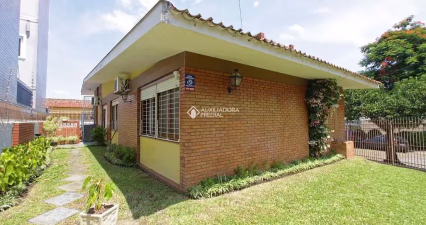Casa com 3 quartos à venda na Rua Veronese, 297, São Sebastião, Porto Alegre