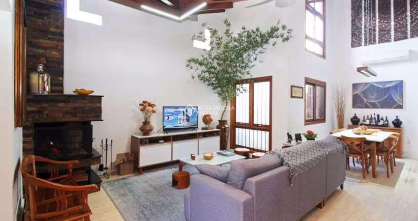 Casa com 4 quartos à venda na Rua Veríssimo Rosa, 240, Partenon, Porto Alegre