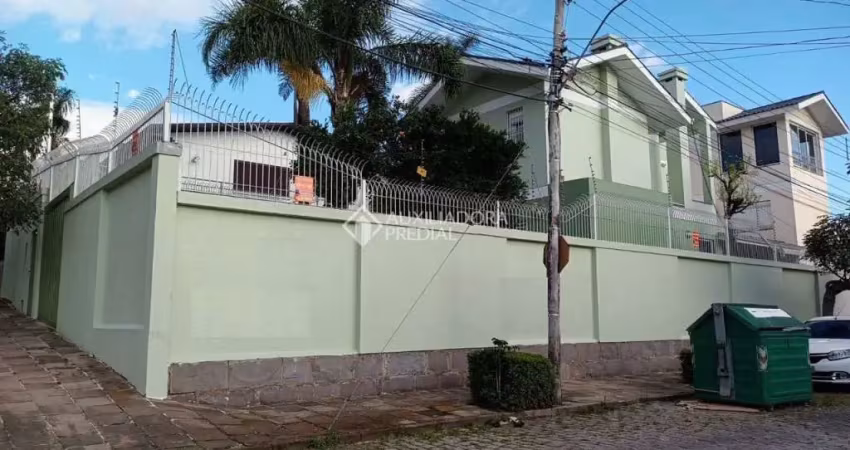 Casa com 3 quartos à venda na Rua Angelo Segalla, 354, Petrópolis, Caxias do Sul
