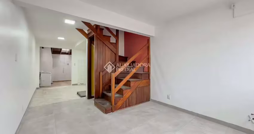 Casa em condomínio fechado com 2 quartos à venda na Avenida Faria Lobato, 1120, Sarandi, Porto Alegre