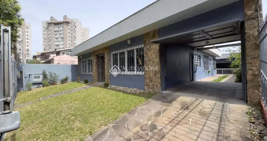 Casa com 4 quartos à venda na Rua Doutor Ney de Almeida Brito, 105, Jardim Lindóia, Porto Alegre