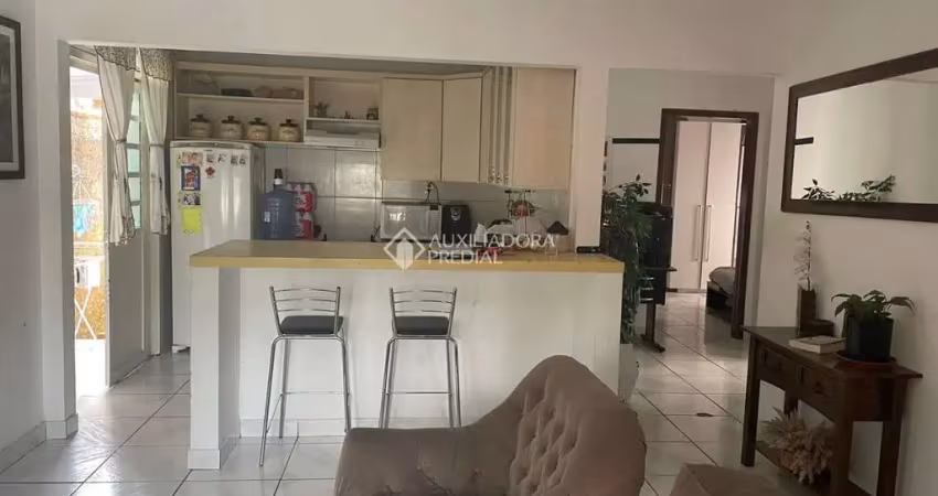 Casa com 3 quartos à venda na Avenida Alberto Pasqualini, 932, Jardim Itu Sabará, Porto Alegre