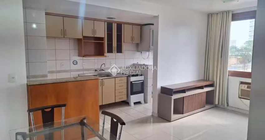 Apartamento com 2 quartos para alugar na Rua Roque Calage, 779, Passo da Areia, Porto Alegre