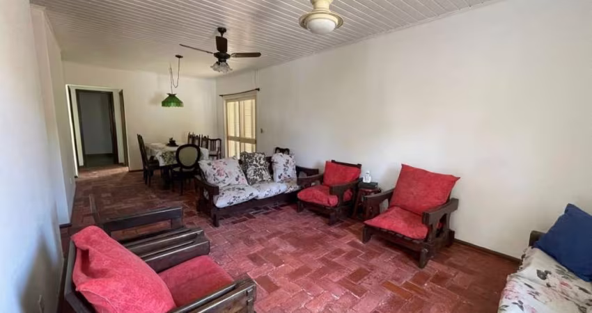 Casa com 3 quartos à venda na Avenida Rio São Gonçalo, 405, Santa Maria Goretti, Porto Alegre