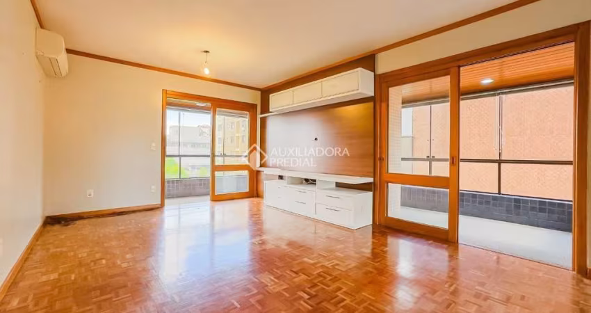 Apartamento com 3 quartos para alugar na Rua Professor Langendonck, 47, Petrópolis, Porto Alegre