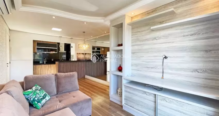 Apartamento com 3 quartos à venda na Rua Padre Todesco, 927, Partenon, Porto Alegre