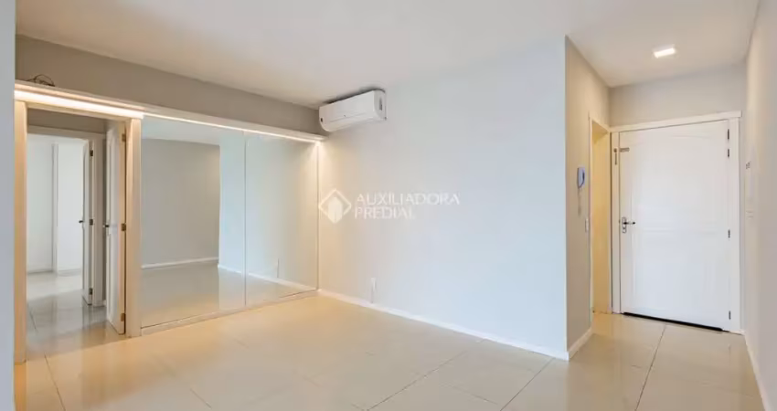 Apartamento com 3 quartos à venda na Avenida General Barreto Viana, 1268, Chácara das Pedras, Porto Alegre