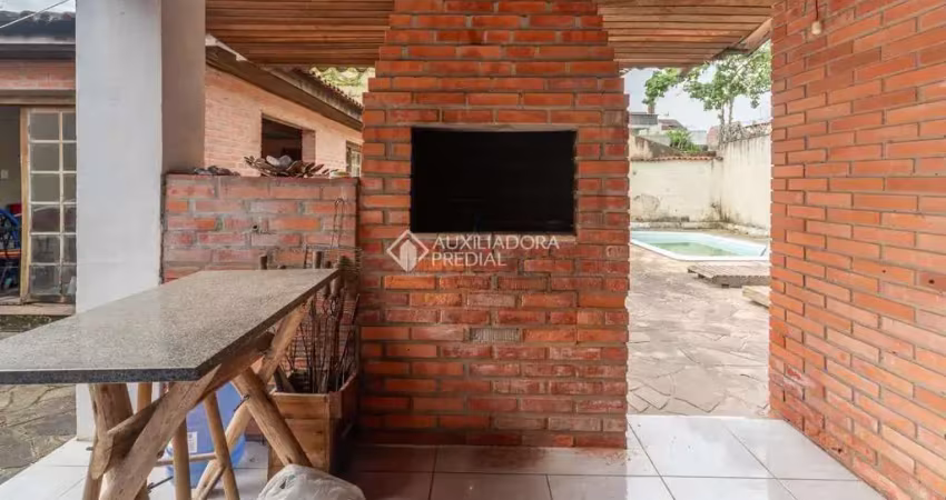 Casa com 3 quartos à venda na Rua Doutor Barcelos, 260, Tristeza, Porto Alegre