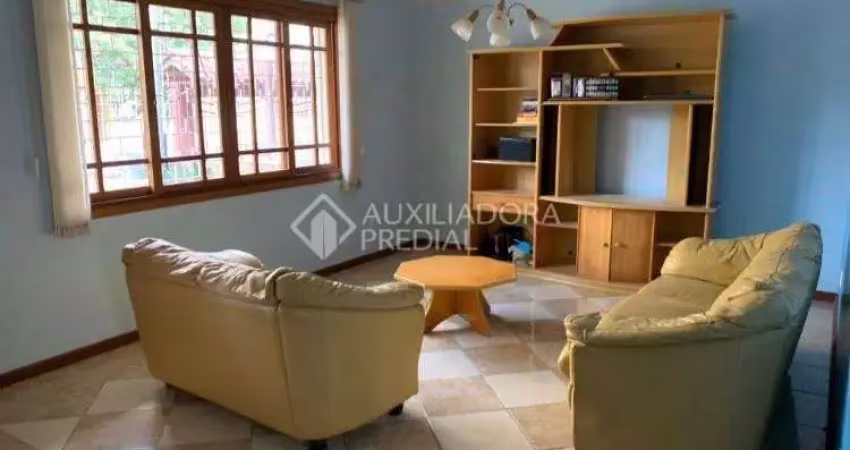 Casa em condomínio fechado com 4 quartos à venda na Rua Veronese, 62, São Sebastião, Porto Alegre