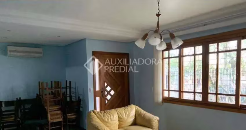 Casa em condomínio fechado com 4 quartos à venda na Rua Veronese, 62, São Sebastião, Porto Alegre