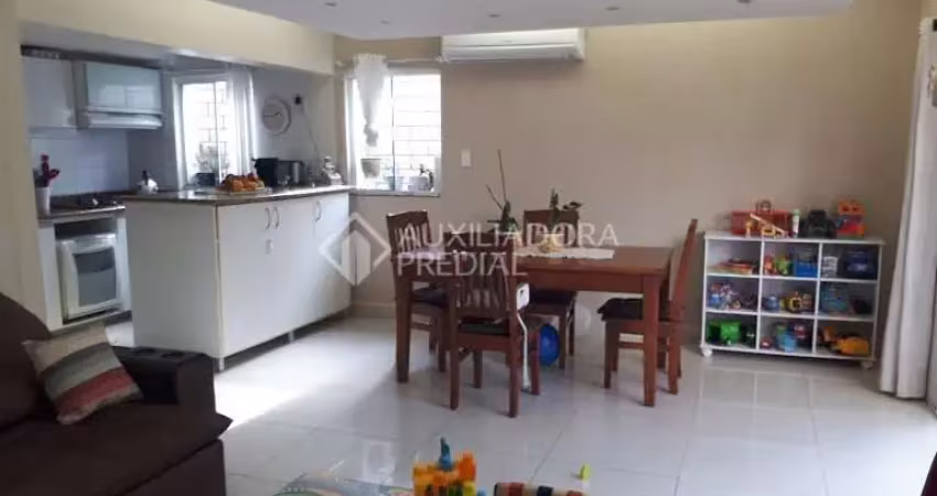 Casa em condomínio fechado com 4 quartos à venda na Rua Liberal, 488, Tristeza, Porto Alegre