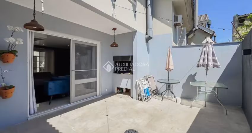 Casa em condomínio fechado com 3 quartos à venda na Rua Conde da Figueira, 458, Vila Jardim, Porto Alegre