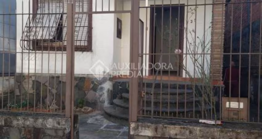 Casa com 3 quartos à venda na Rua Artur Fabião Carneiro, 35, Passo da Areia, Porto Alegre