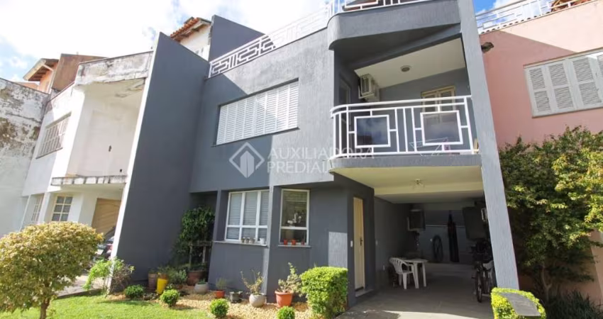 Casa em condomínio fechado com 3 quartos à venda na Rua Elízio Abate Crivella, 360, Jardim Itu Sabará, Porto Alegre