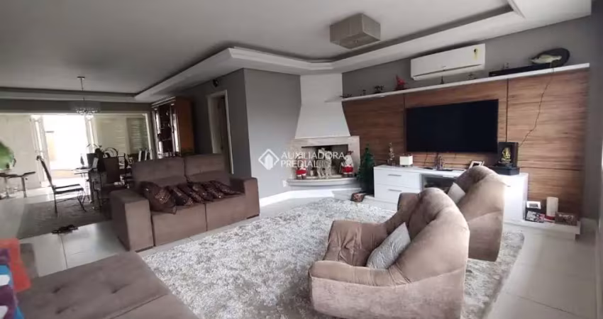 Casa com 3 quartos à venda na Rua Lagoa do Peixe, 210, Sarandi, Porto Alegre