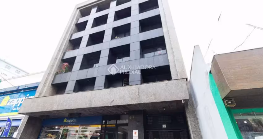 Sala comercial à venda na Avenida Cristóvão Colombo, 1918, Floresta, Porto Alegre