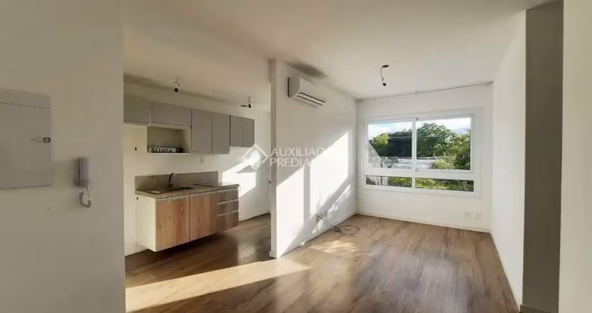 Apartamento com 2 quartos à venda na ANTONIO SERENO MORETTO, 55, Teresópolis, Porto Alegre