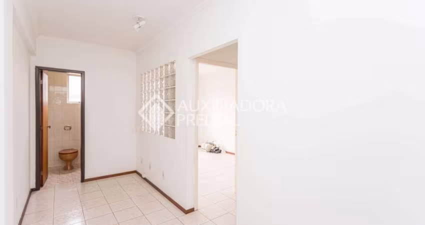Sala comercial à venda na Avenida Cristóvão Colombo, 398, Floresta, Porto Alegre