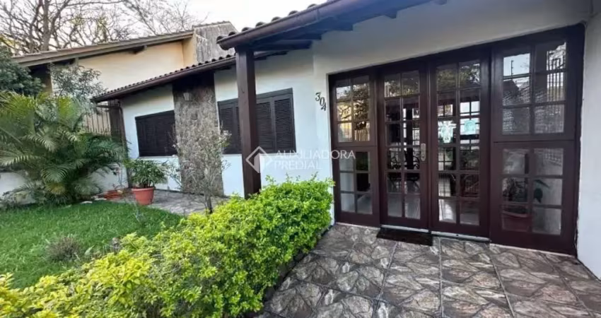 Casa com 2 quartos à venda na Avenida Mário Meneghetti, 304, Morro Santana, Porto Alegre
