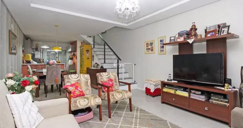 Casa com 3 quartos à venda na Rua Doutor Sady Soares, 129, Guarujá, Porto Alegre