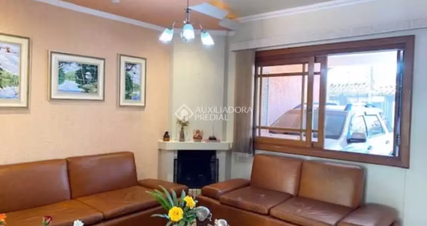 Casa com 3 quartos à venda na Rua Breno Martins, 72, Ipanema, Porto Alegre