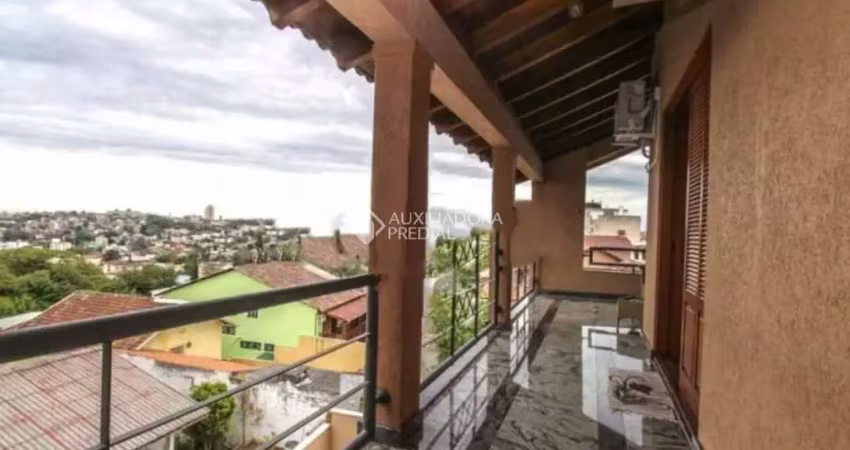Casa com 3 quartos à venda na Travessa Miguel Pereira, 120, Medianeira, Porto Alegre