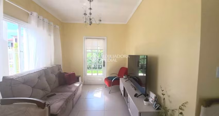 Casa com 2 quartos à venda na Rua Elmo Born, 61, Hípica, Porto Alegre