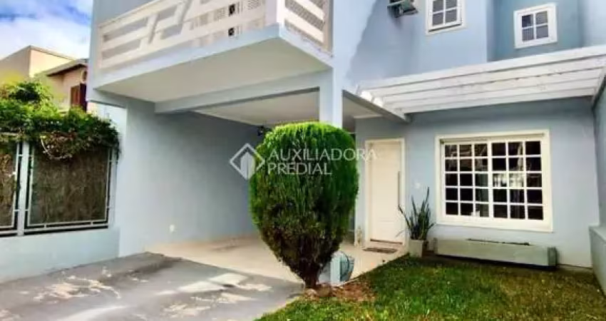 Casa com 3 quartos à venda na Rua Felipe Arísio, 96, Hípica, Porto Alegre