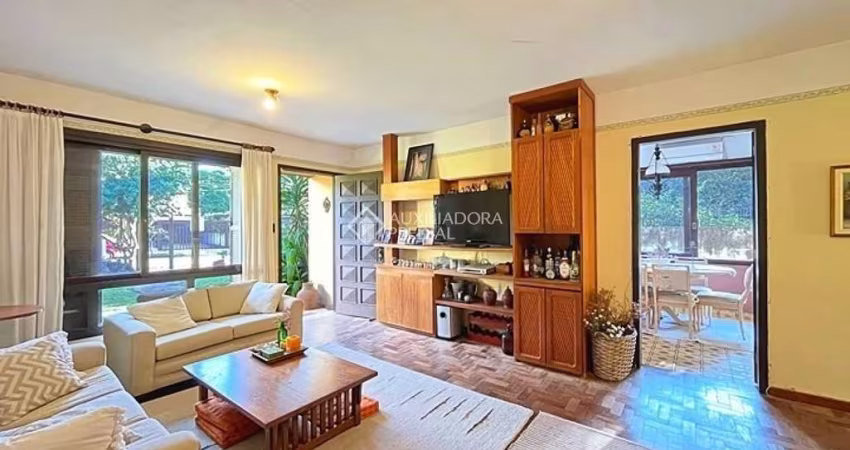 Casa com 3 quartos à venda na Avenida Imperial, 422, Ipanema, Porto Alegre