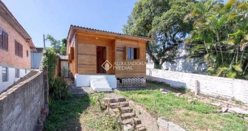 Casa com 2 quartos à venda na Rua dos Guananas, 254, Espírito Santo, Porto Alegre