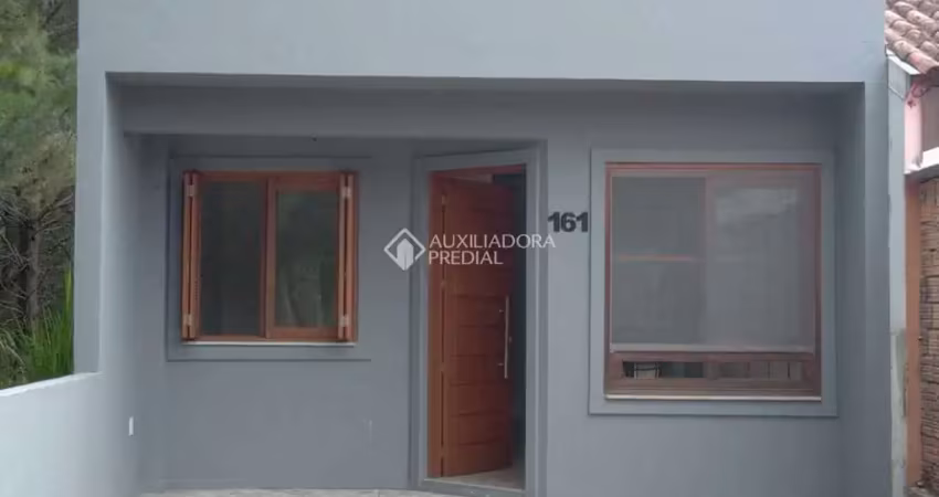 Casa com 2 quartos à venda na Rua Padre Valerio Alberton, 161, Hípica, Porto Alegre
