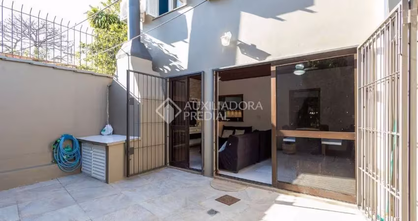 Casa em condomínio fechado com 4 quartos à venda na Acesso Nelson Silva, 39, Vila Nova, Porto Alegre