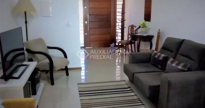 Casa com 3 quartos à venda na Rua Luzinete Alves Aragon, 491, Hípica, Porto Alegre