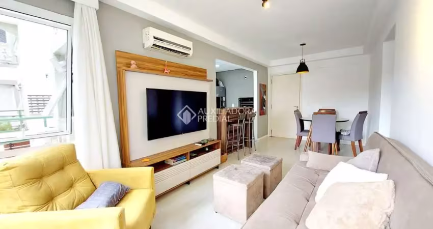 Apartamento com 3 quartos à venda na Avenida da Cavalhada, 4530, Cavalhada, Porto Alegre