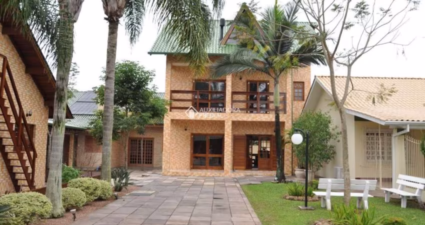 Casa com 5 quartos à venda na TAMOIO, 346, Centro, Campo Bom