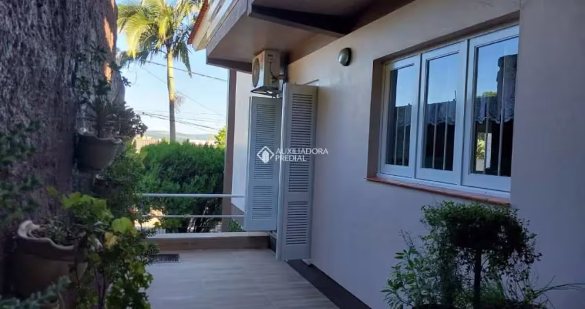 Casa com 5 quartos à venda na FAGUNDES VARELA, 780, Centro, Campo Bom