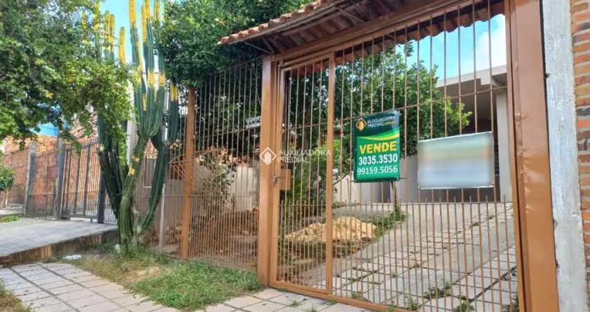 Casa com 1 quarto à venda na Rua Tenente Eugênio Duarte, 1123, Jardim Algarve, Alvorada