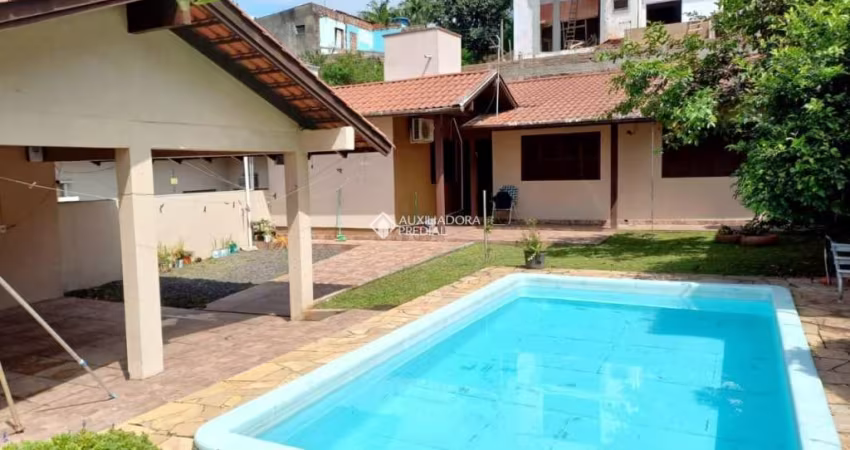 Casa com 3 quartos à venda na OSVALDO ARANHA, 321, Ipiranga, Campo Bom