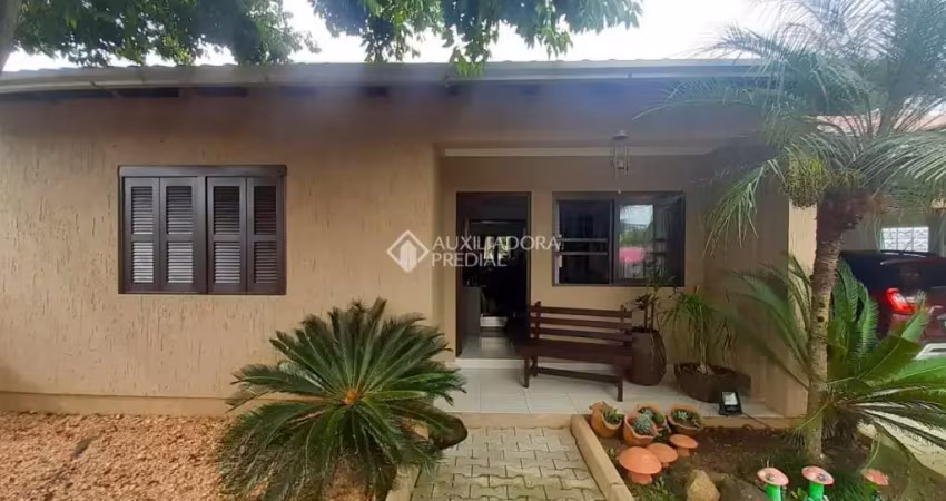 Casa com 2 quartos à venda na Santo Inácio, 22, São Luiz, Portão