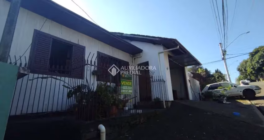 Casa com 2 quartos à venda na Rua Síria, 54, Petrópolis, Novo Hamburgo