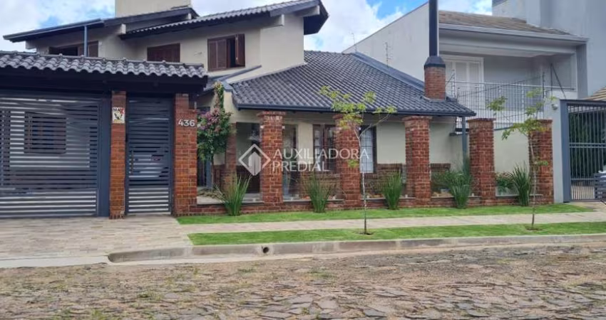 Casa com 3 quartos à venda na Rua Padre Cristóvão de Mendonza, 436, Cristo Rei, São Leopoldo