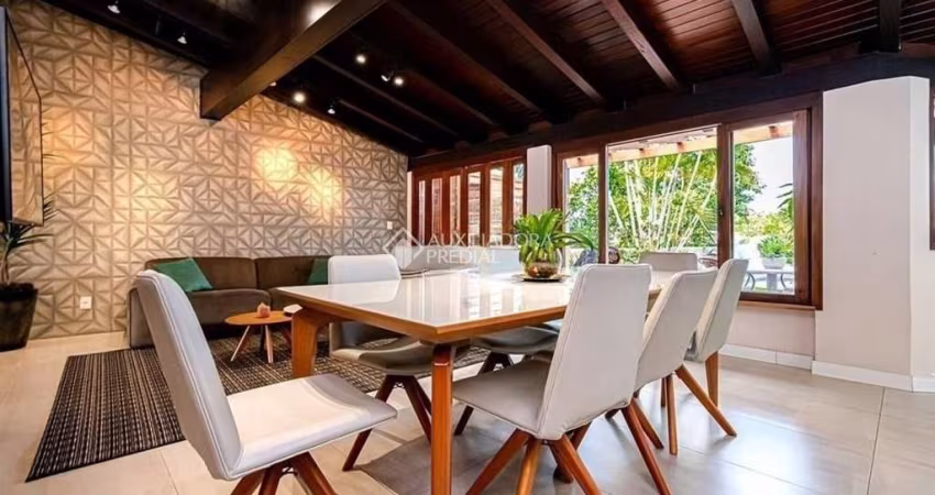 Casa com 5 quartos à venda na Samuel Diestechi, 56, São Jorge, Novo Hamburgo