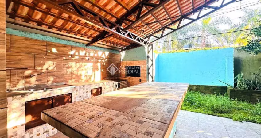 Casa com 3 quartos à venda na Rua Valmir Bernardes Ferreira, 224, Santo Afonso, Novo Hamburgo