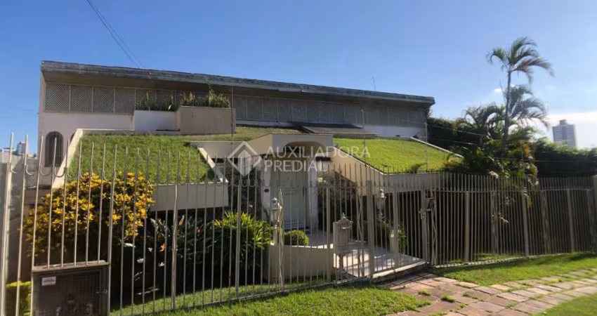 Casa em condomínio fechado com 3 quartos à venda na Rua Luiz de Camões, 1000, Vila Nova, Novo Hamburgo