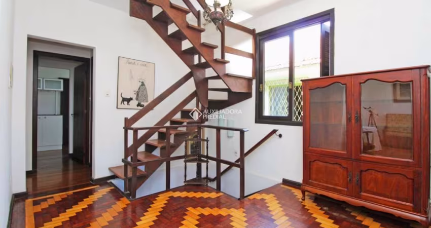 Casa com 4 quartos à venda na Rua Rio Pardo, 372, Passo da Areia, Porto Alegre