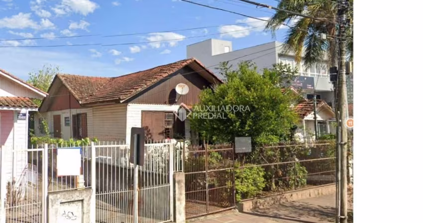 Casa com 3 quartos à venda na Avenida Otto Niemeyer, 3363, Cavalhada, Porto Alegre